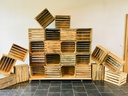 SCHEIDINGSWAND FRUIT CRATE OP WIELEN